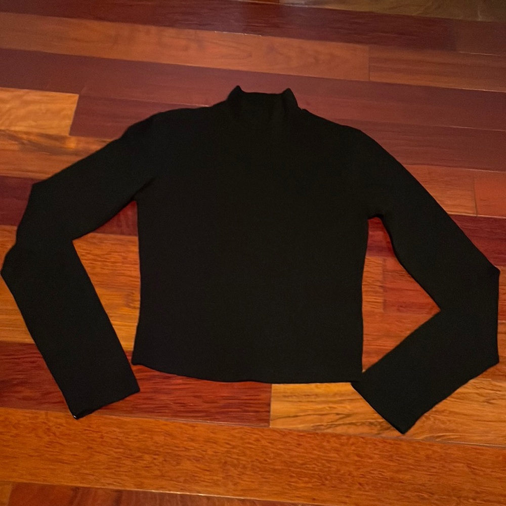 Black crop sweater. Size S.
